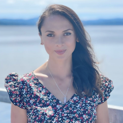Headshot of Angela Araque